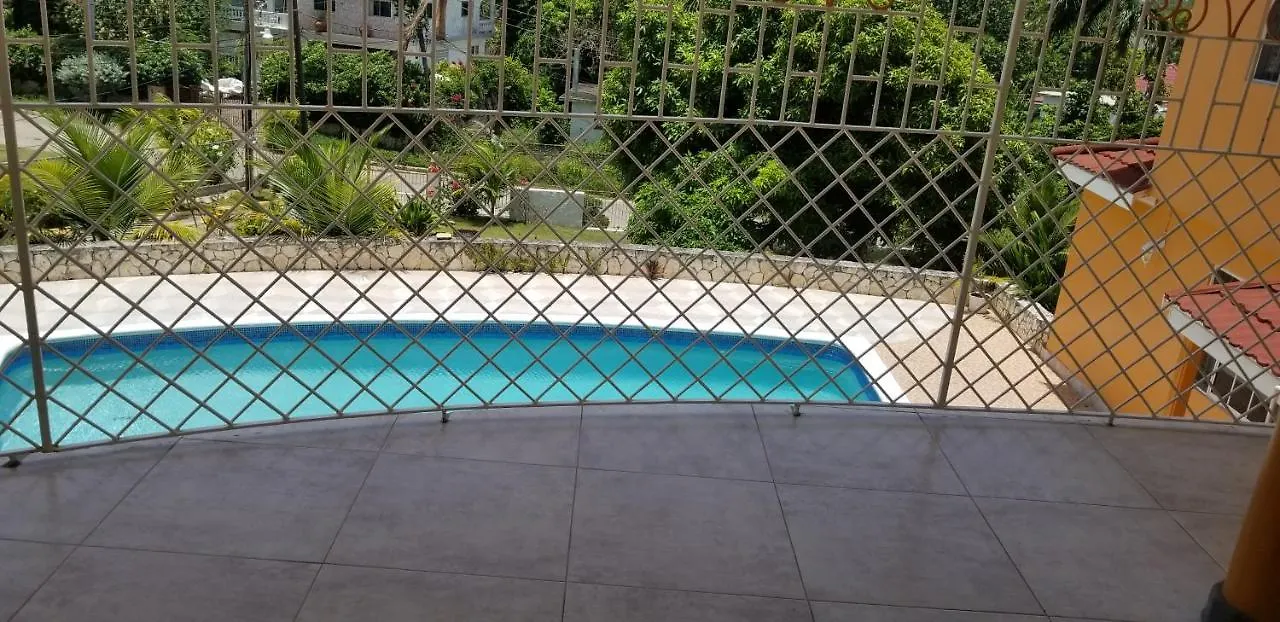 Chaudhry House Montego Bays- 2Nd Floor Apt Τζαμάικα