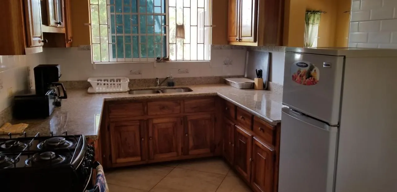 Chaudhry House Montego Bays- 2Nd Floor Apt Jamaica