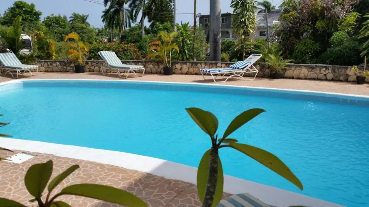 Chaudhry House Montego Bays- 2Nd Floor Apt